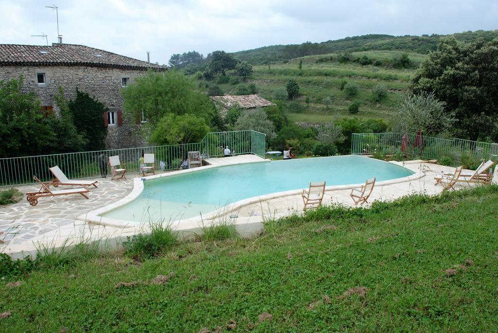 Les Jardins Du Mas Evesque Bed & Breakfast Rousson  Bagian luar foto