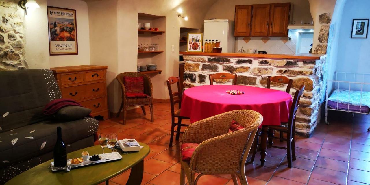 Les Jardins Du Mas Evesque Bed & Breakfast Rousson  Bagian luar foto
