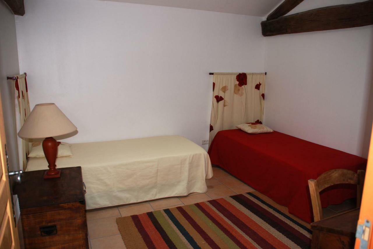 Les Jardins Du Mas Evesque Bed & Breakfast Rousson  Bagian luar foto