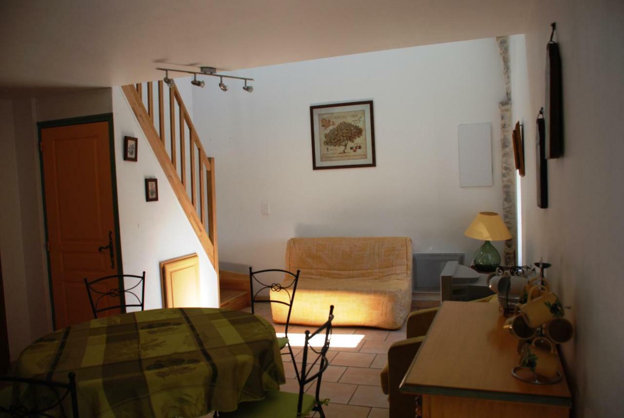 Les Jardins Du Mas Evesque Bed & Breakfast Rousson  Bagian luar foto