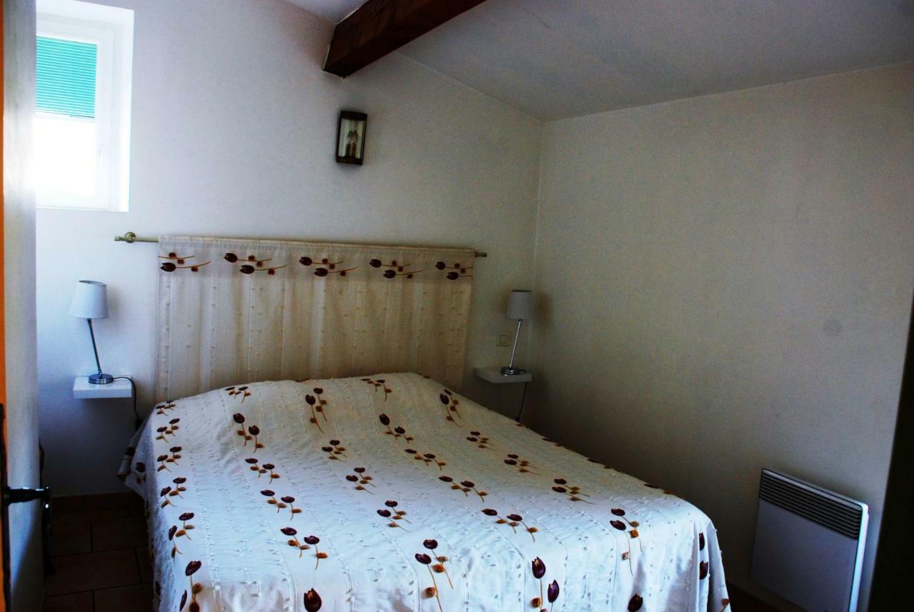 Les Jardins Du Mas Evesque Bed & Breakfast Rousson  Bagian luar foto