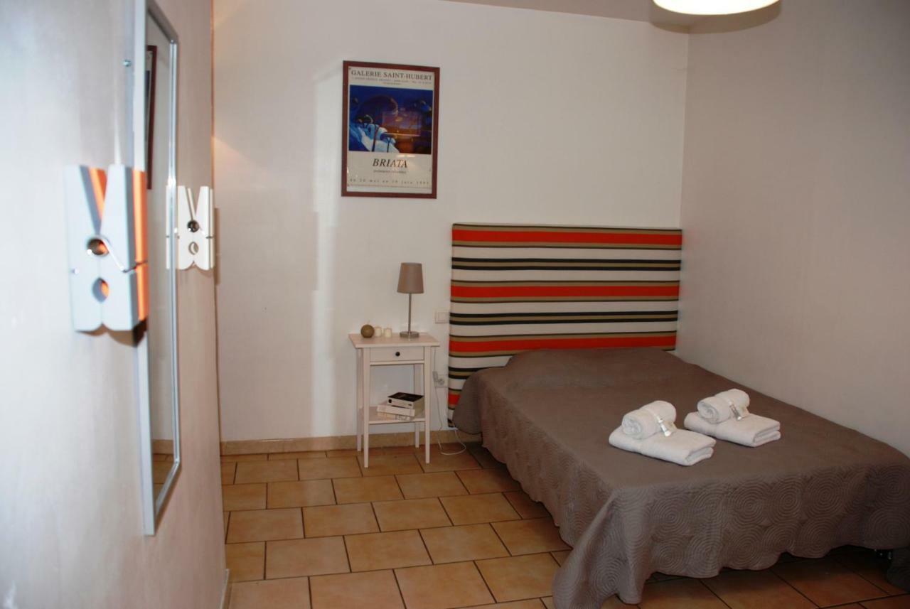 Les Jardins Du Mas Evesque Bed & Breakfast Rousson  Bagian luar foto