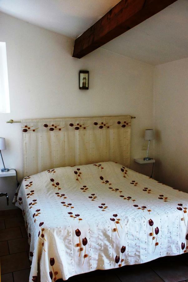 Les Jardins Du Mas Evesque Bed & Breakfast Rousson  Bagian luar foto
