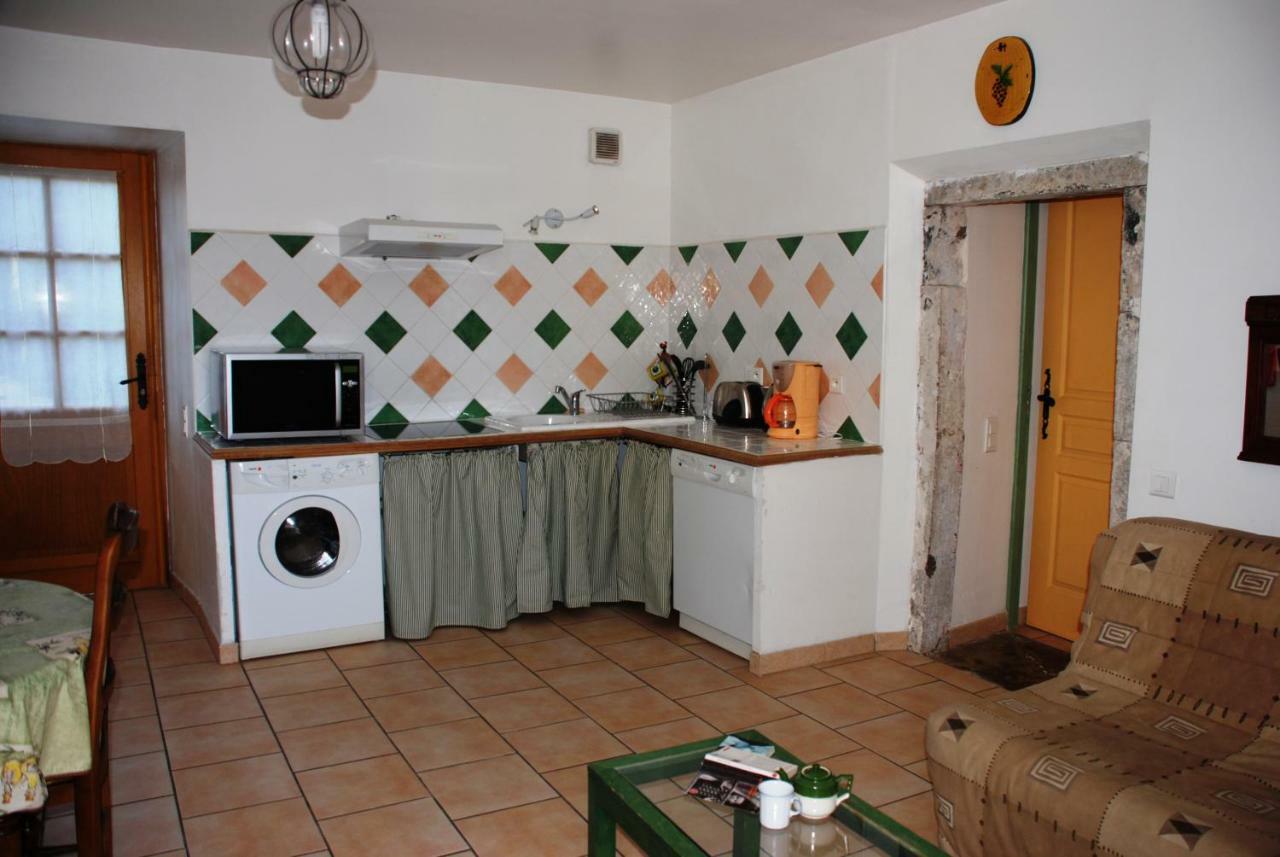 Les Jardins Du Mas Evesque Bed & Breakfast Rousson  Bagian luar foto