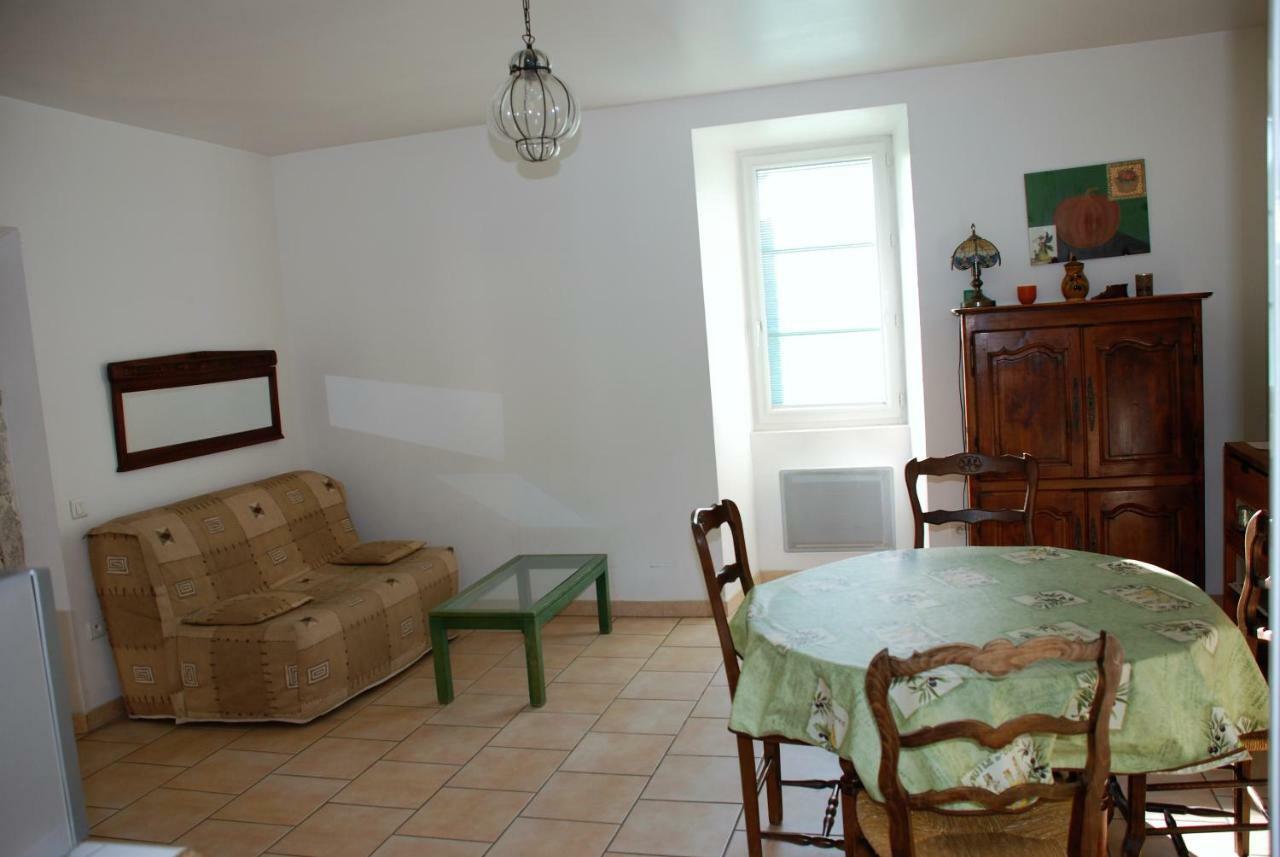 Les Jardins Du Mas Evesque Bed & Breakfast Rousson  Bagian luar foto