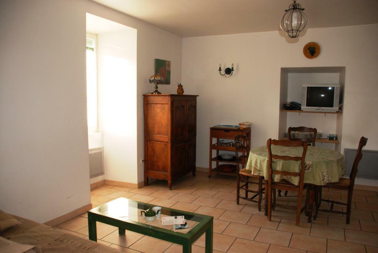 Les Jardins Du Mas Evesque Bed & Breakfast Rousson  Bagian luar foto
